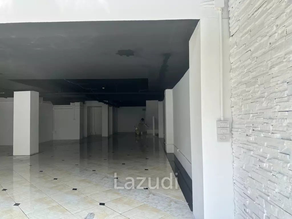 311 sqm retail space Piya Place Lumpini Pathum Wan Bangkok