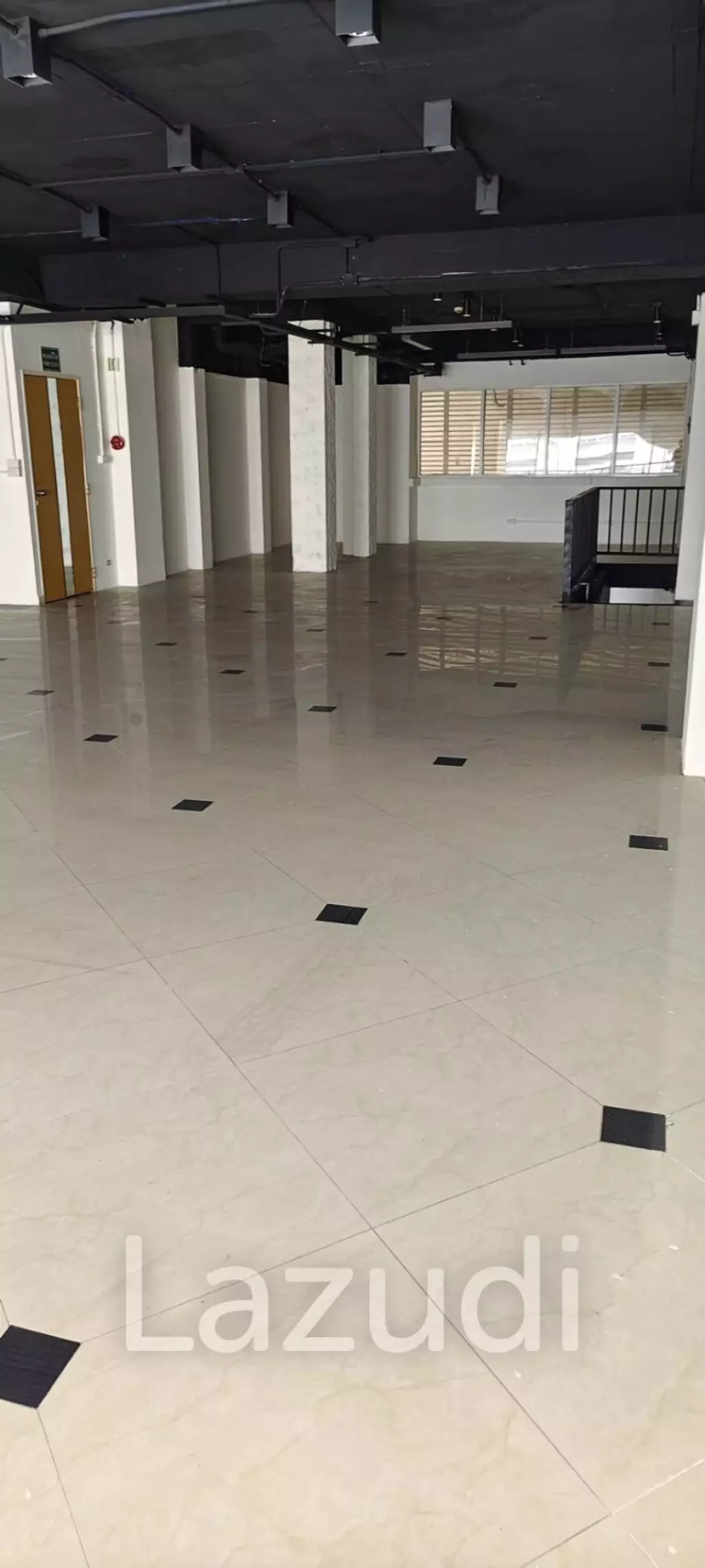 311 sqm retail space Piya Place Lumpini Pathum Wan Bangkok