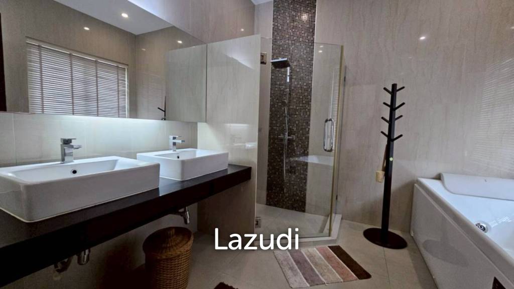 Palm villas : Modern 6 Bed Pool villa with large land plot