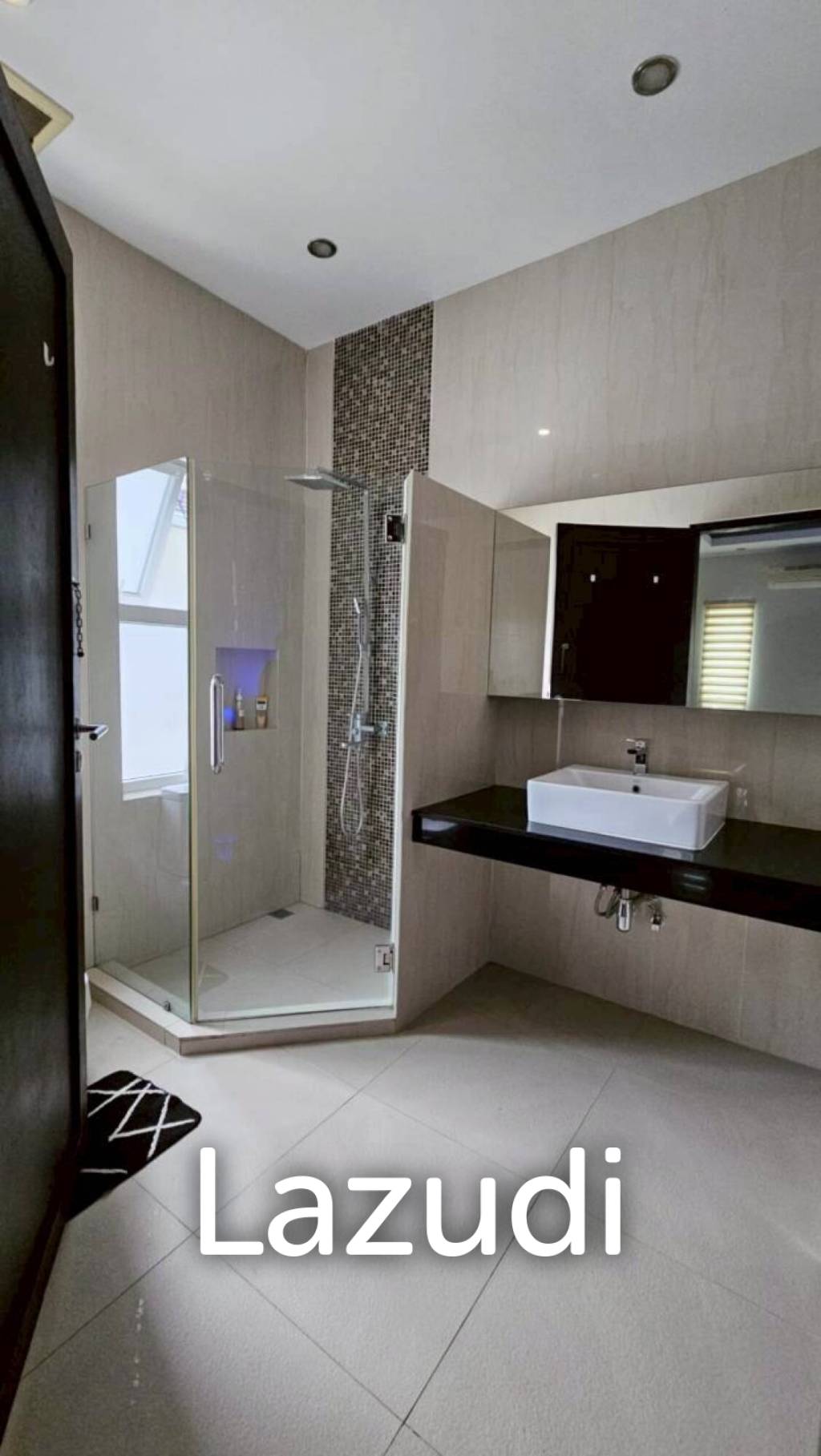 Palm villas : Modern 6 Bed Pool villa with large land plot