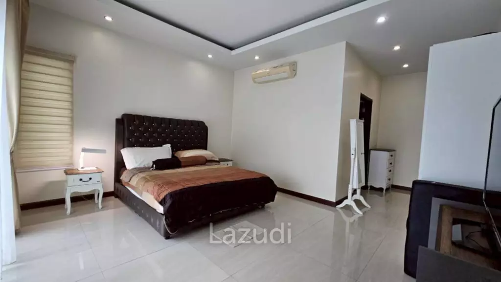 Palm villas : Modern 6 Bed Pool villa with large land plot