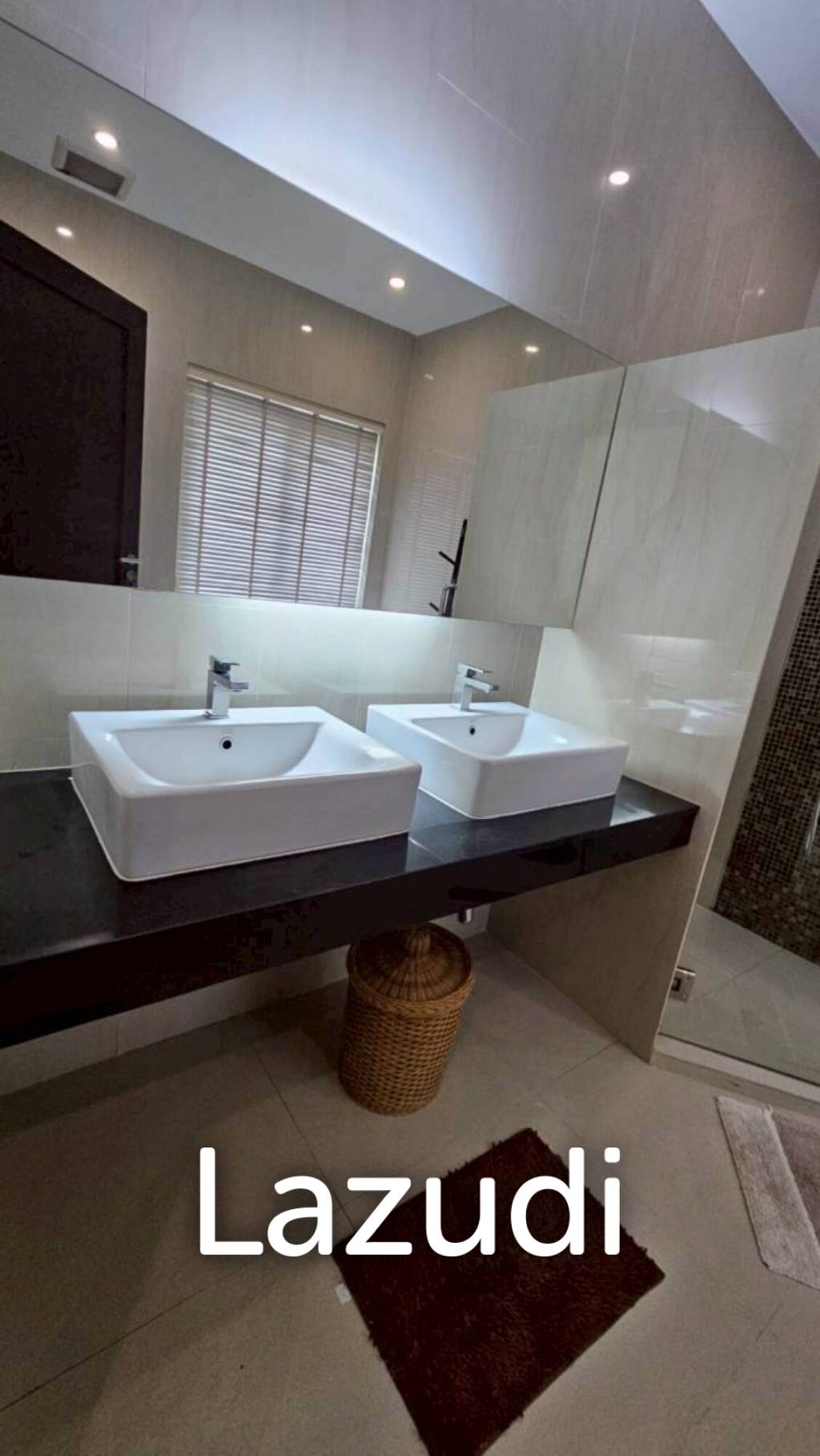 Palm villas : Modern 6 Bed Pool villa with large land plot