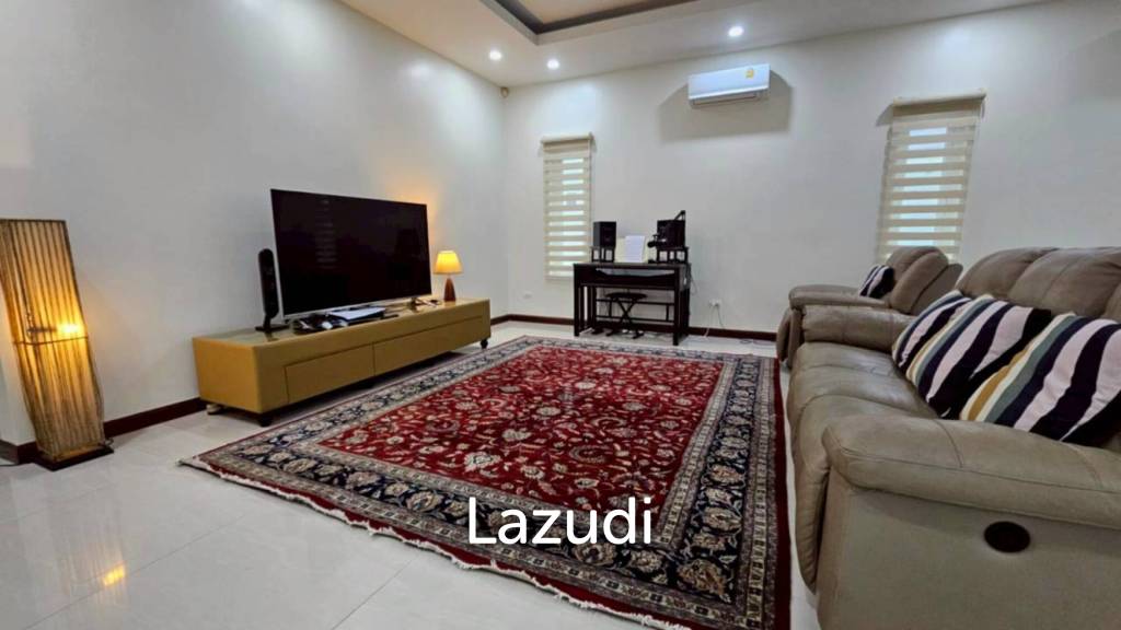 Palm villas : Modern 6 Bed Pool villa with large land plot