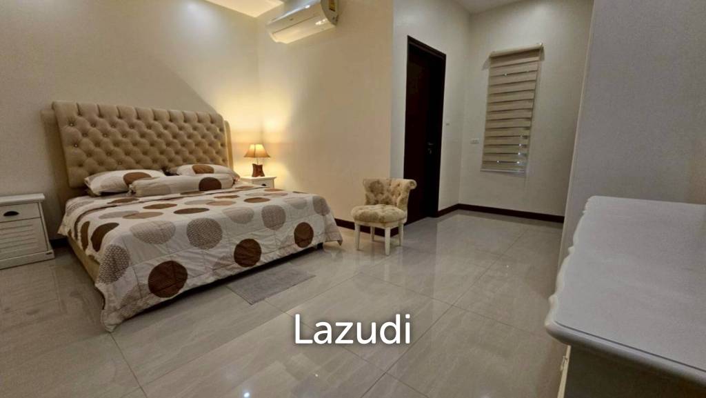 Palm villas : Modern 6 Bed Pool villa with large land plot