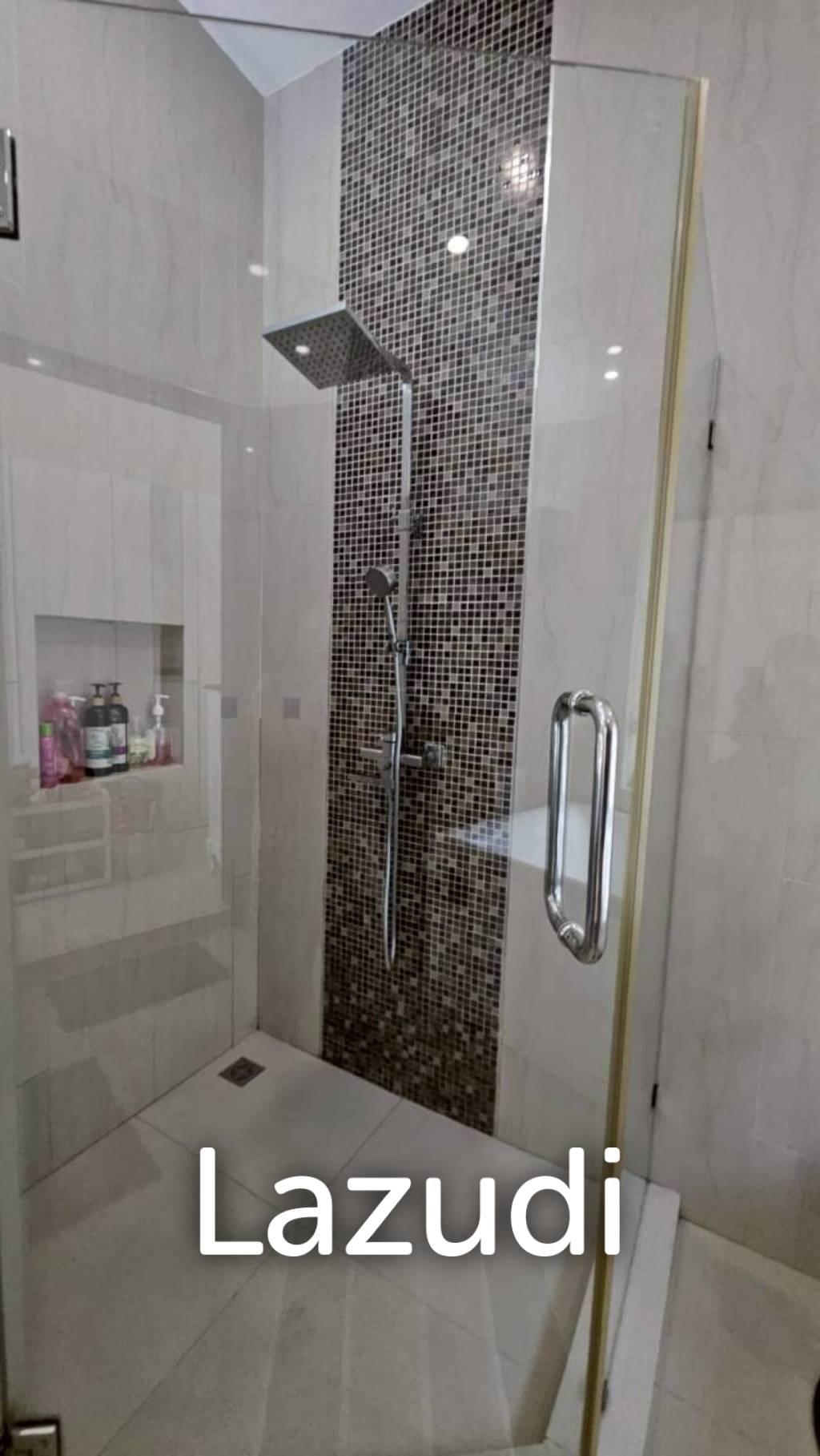 Palm villas : Modern 6 Bed Pool villa with large land plot