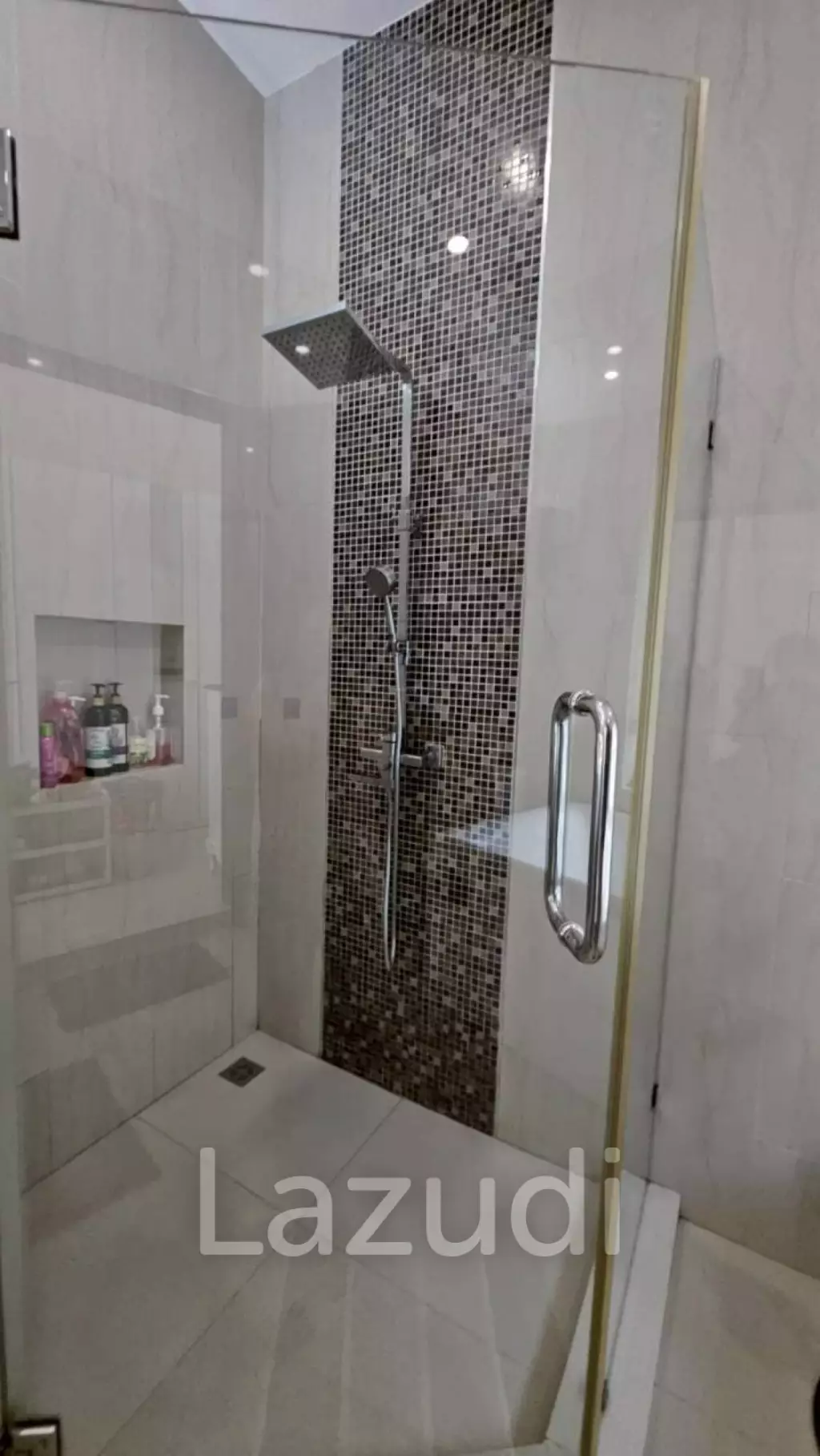 Palm villas : Modern 6 Bed Pool villa with large land plot