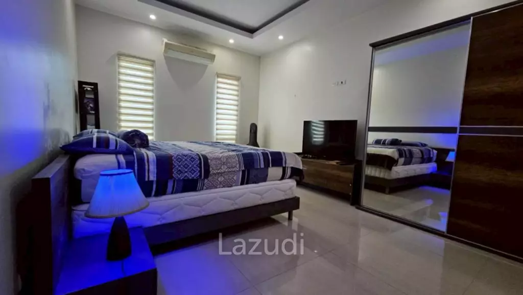 Palm villas : Modern 6 Bed Pool villa with large land plot