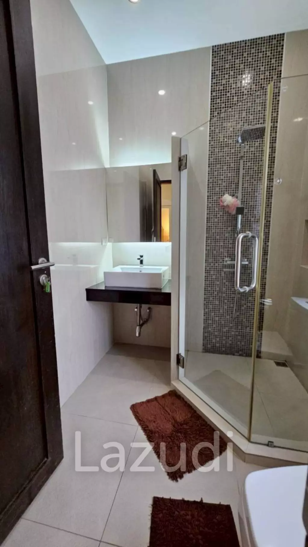 Palm villas : Modern 6 Bed Pool villa with large land plot