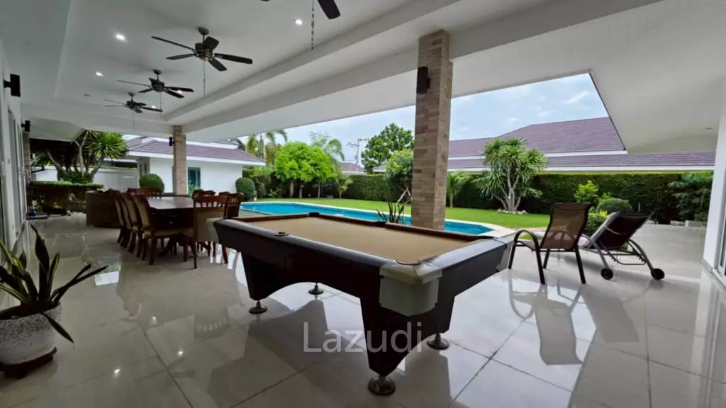Palm villas : Modern 6 Bed Pool villa with large land plot