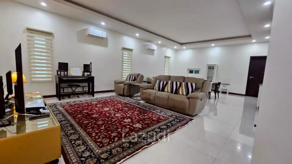 Palm villas : Modern 6 Bed Pool villa with large land plot