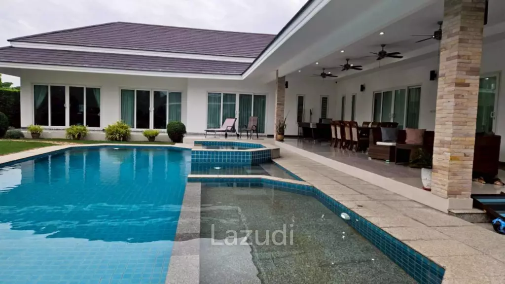 Palm villas : Modern 6 Bed Pool villa with large land plot