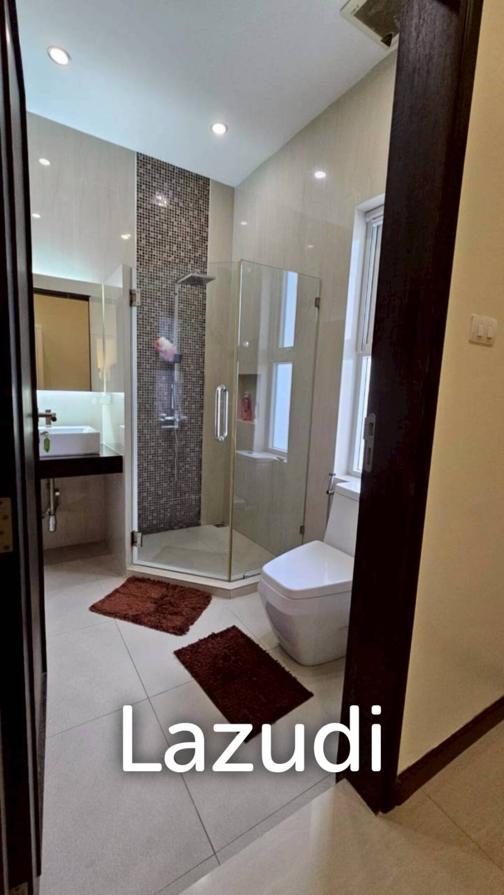 Palm villas : Modern 6 Bed Pool villa with large land plot