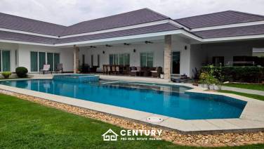 Palm villas : Modern 6 Bed Pool villa with large land plot