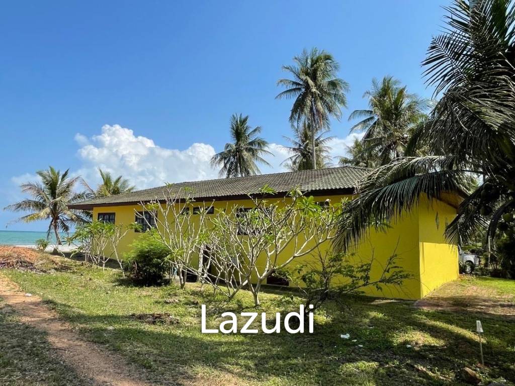 BEACHFRONT VILLA : 3 bed beachfront villa in Chumpon