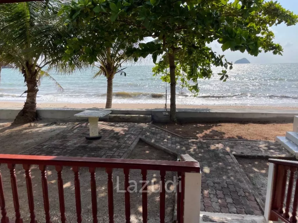 BEACHFRONT VILLA : 3 bed beachfront villa in Chumpon