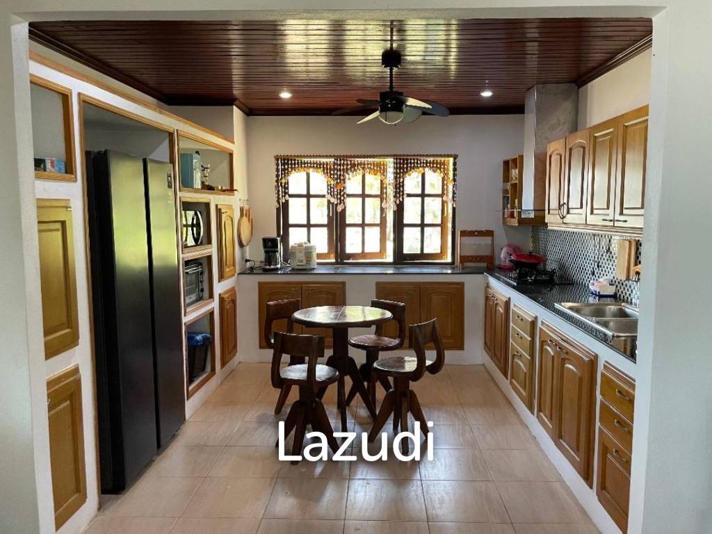BEACHFRONT VILLA : 3 bed beachfront villa in Chumpon