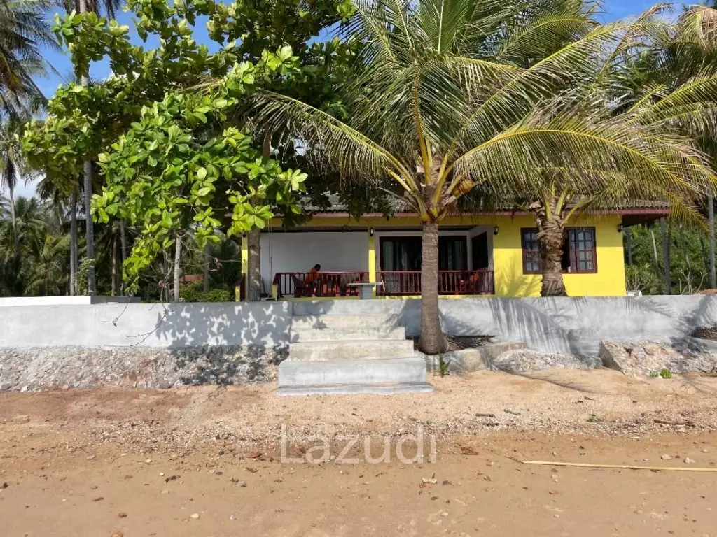 BEACHFRONT VILLA : 3 bed beachfront villa in Chumpon