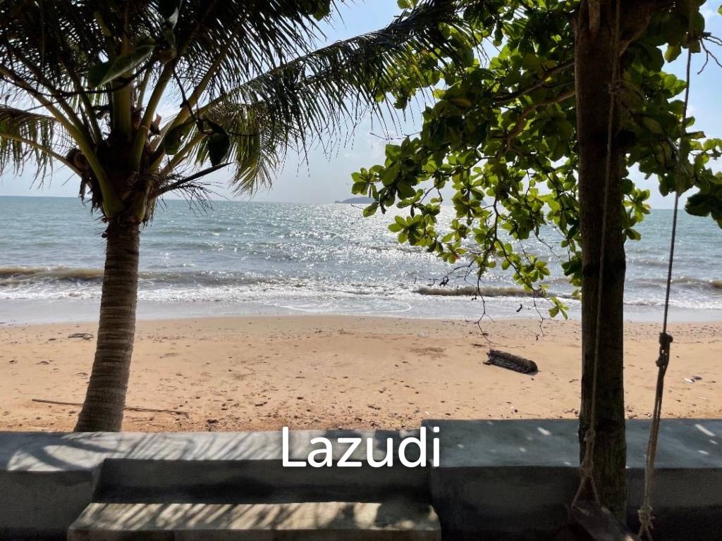 BEACHFRONT VILLA : 3 bed beachfront villa in Chumpon
