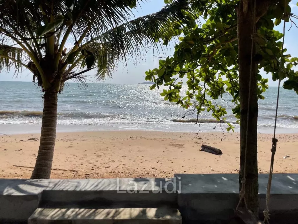 BEACHFRONT VILLA : 3 bed beachfront villa in Chumpon