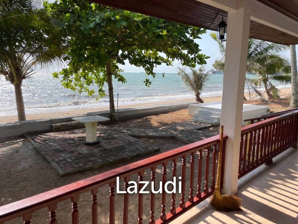 BEACHFRONT VILLA : 3 bed beachfront villa in Chumpon