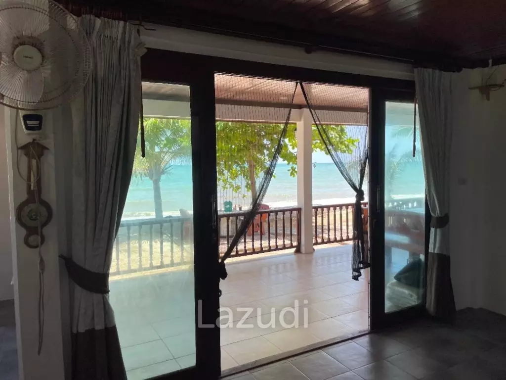 BEACHFRONT VILLA : 3 bed beachfront villa in Chumpon