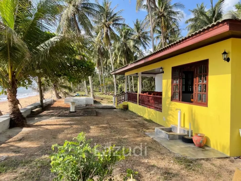 BEACHFRONT VILLA : 3 bed beachfront villa in Chumpon