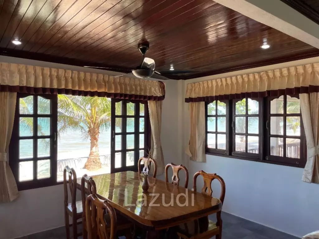 BEACHFRONT VILLA : 3 bed beachfront villa in Chumpon