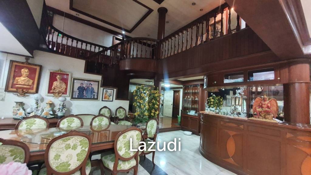 1600 sqm 7-Bed Detached House in Bangkok Near MRT Lak Song