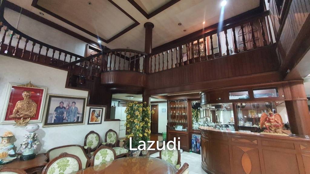 1600 sqm 7-Bed Detached House in Bangkok Near MRT Lak Song