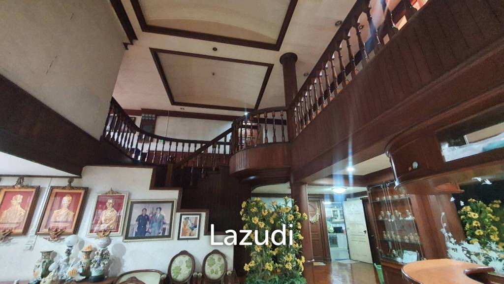 1600 sqm 7-Bed Detached House in Bangkok Near MRT Lak Song