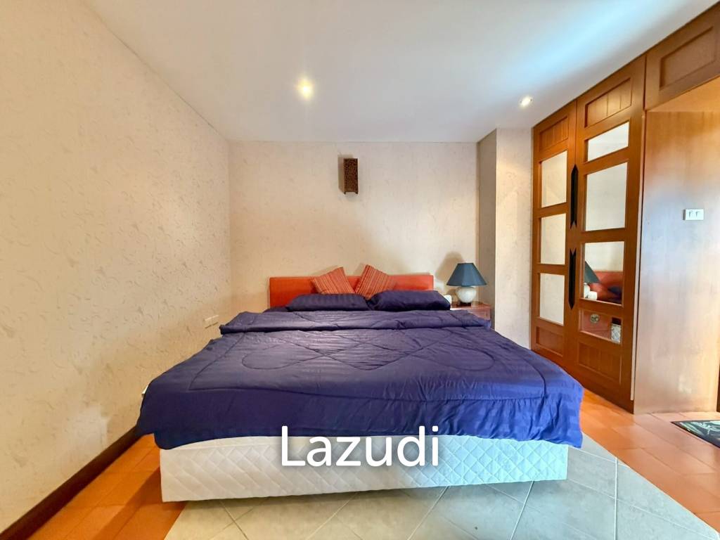 Iconic Thai-Bali Luxury Villa for Sale Dharawadi Na Jomtien