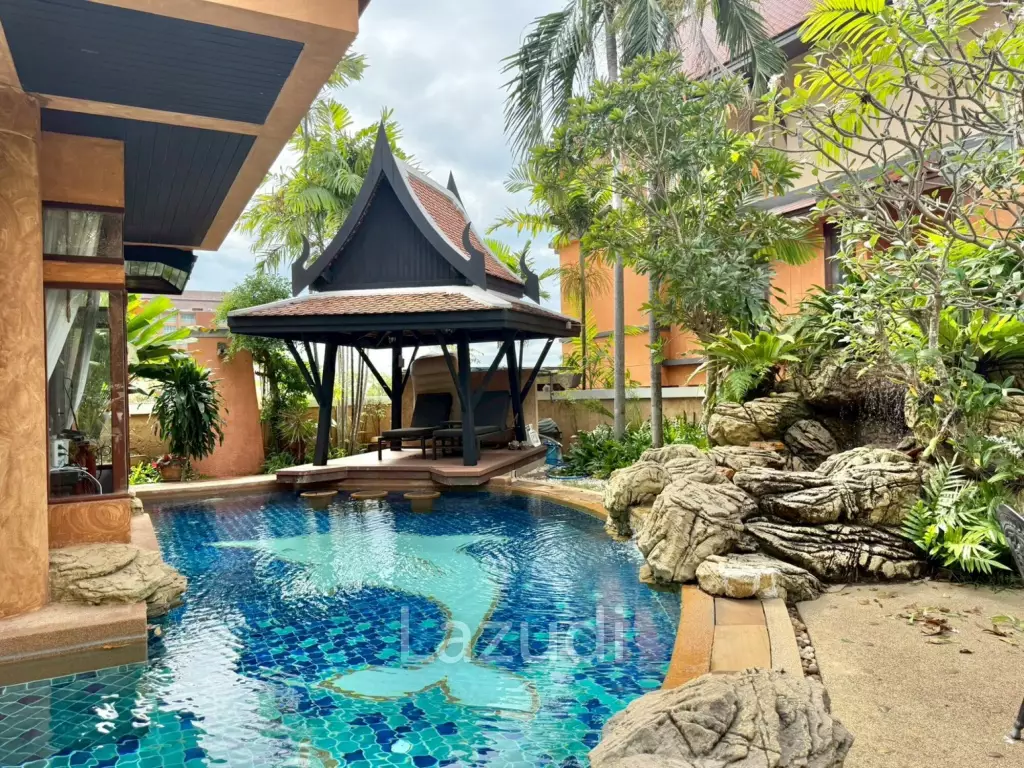 Iconic Thai-Bali Luxury Villa for Sale Dharawadi Na Jomtien