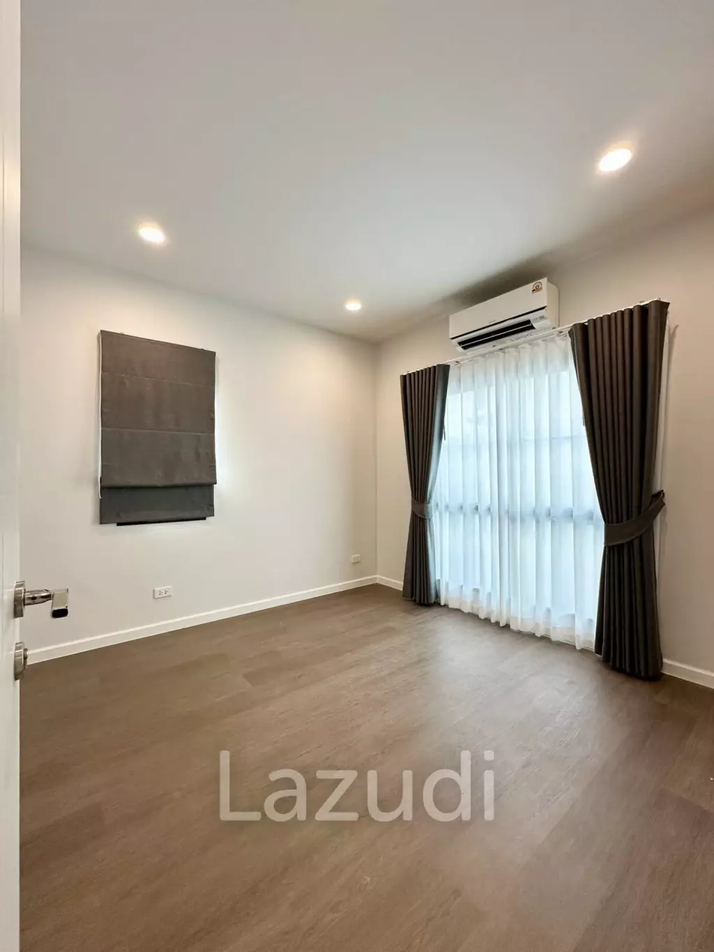 Brand New 4 Bedroom Luxury House Walking Distance to BISP