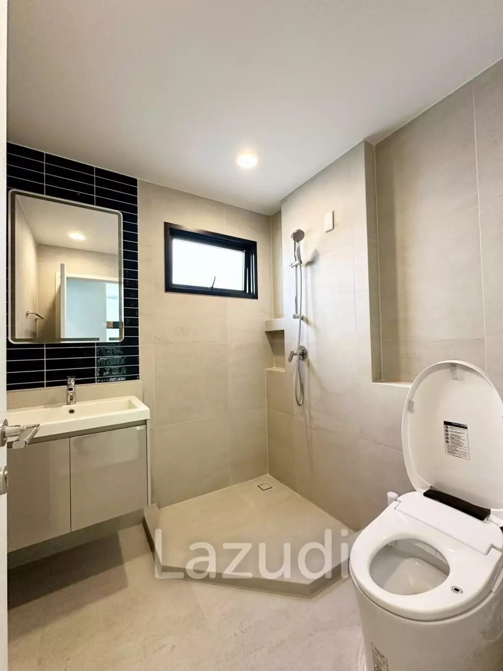Brand New 4 Bedroom Luxury House Walking Distance to BISP