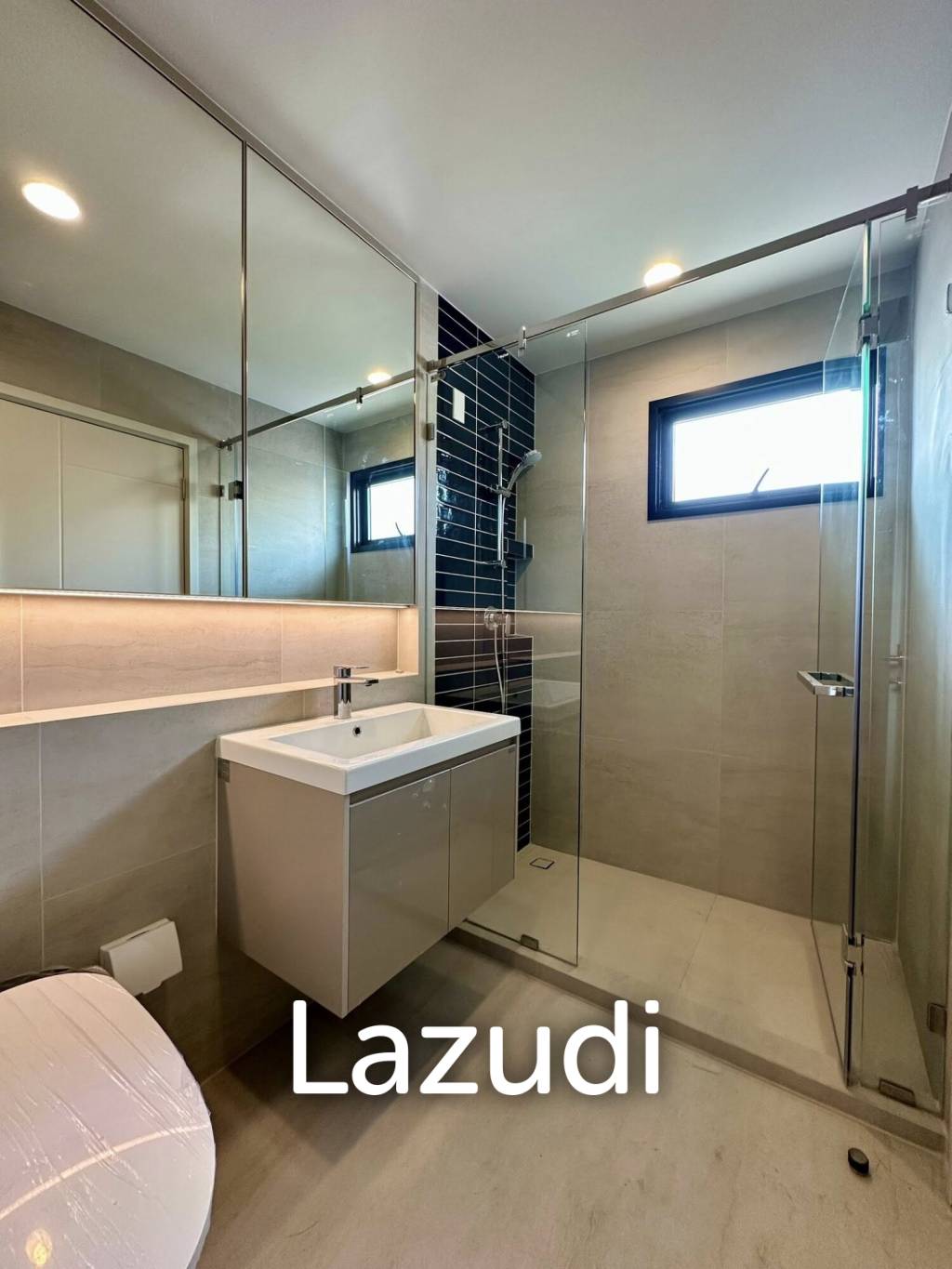 Brand New 4 Bedroom Luxury House Walking Distance to BISP