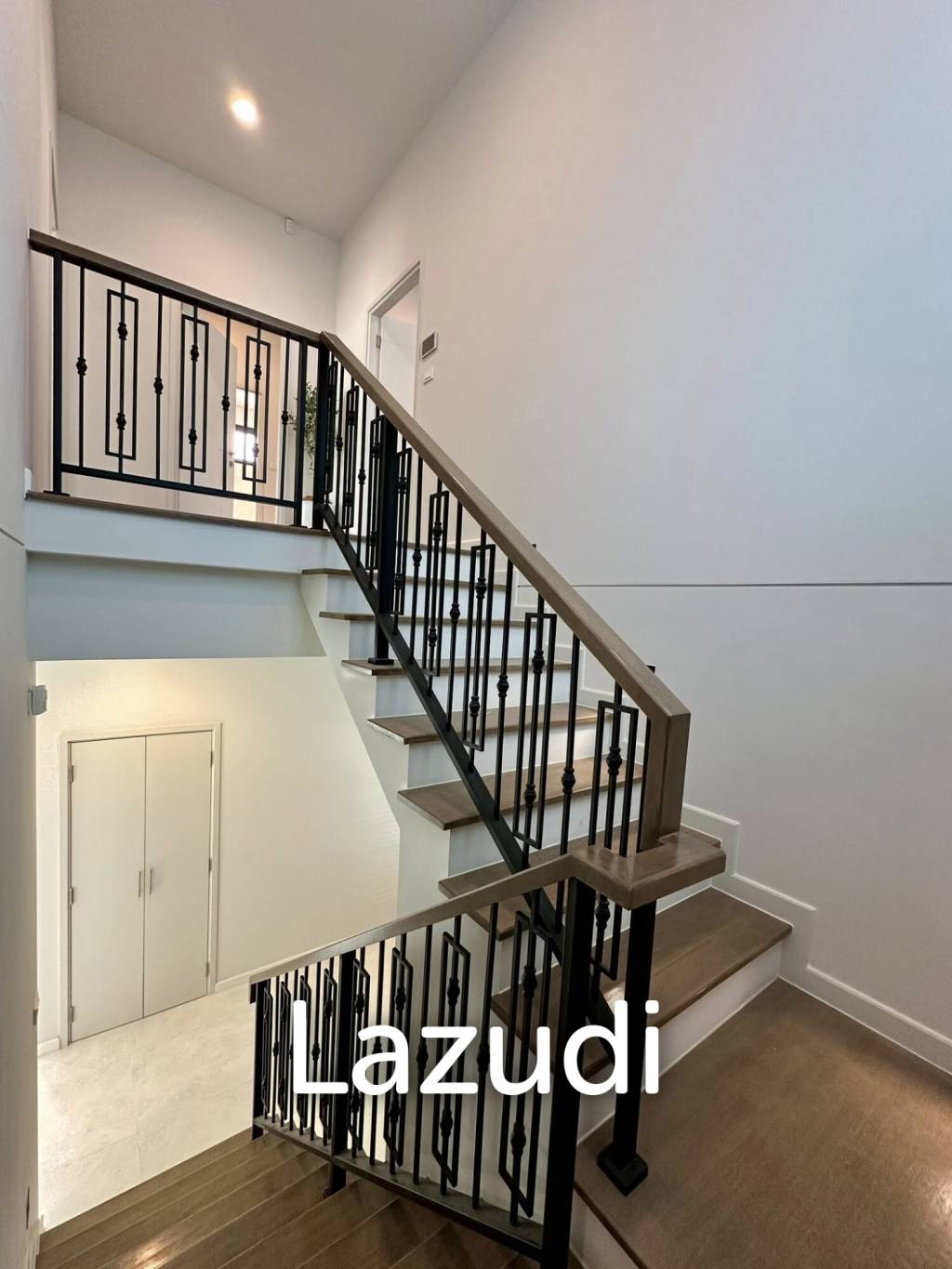 Brand New 4 Bedroom Luxury House Walking Distance to BISP