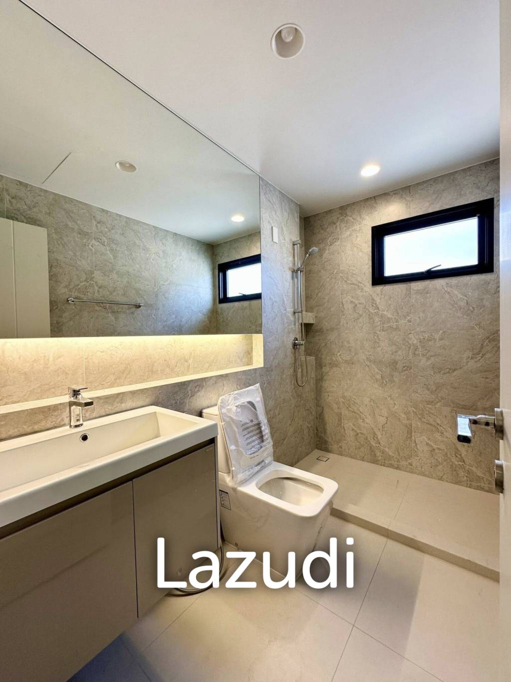 Brand New 4 Bedroom Luxury House Walking Distance to BISP