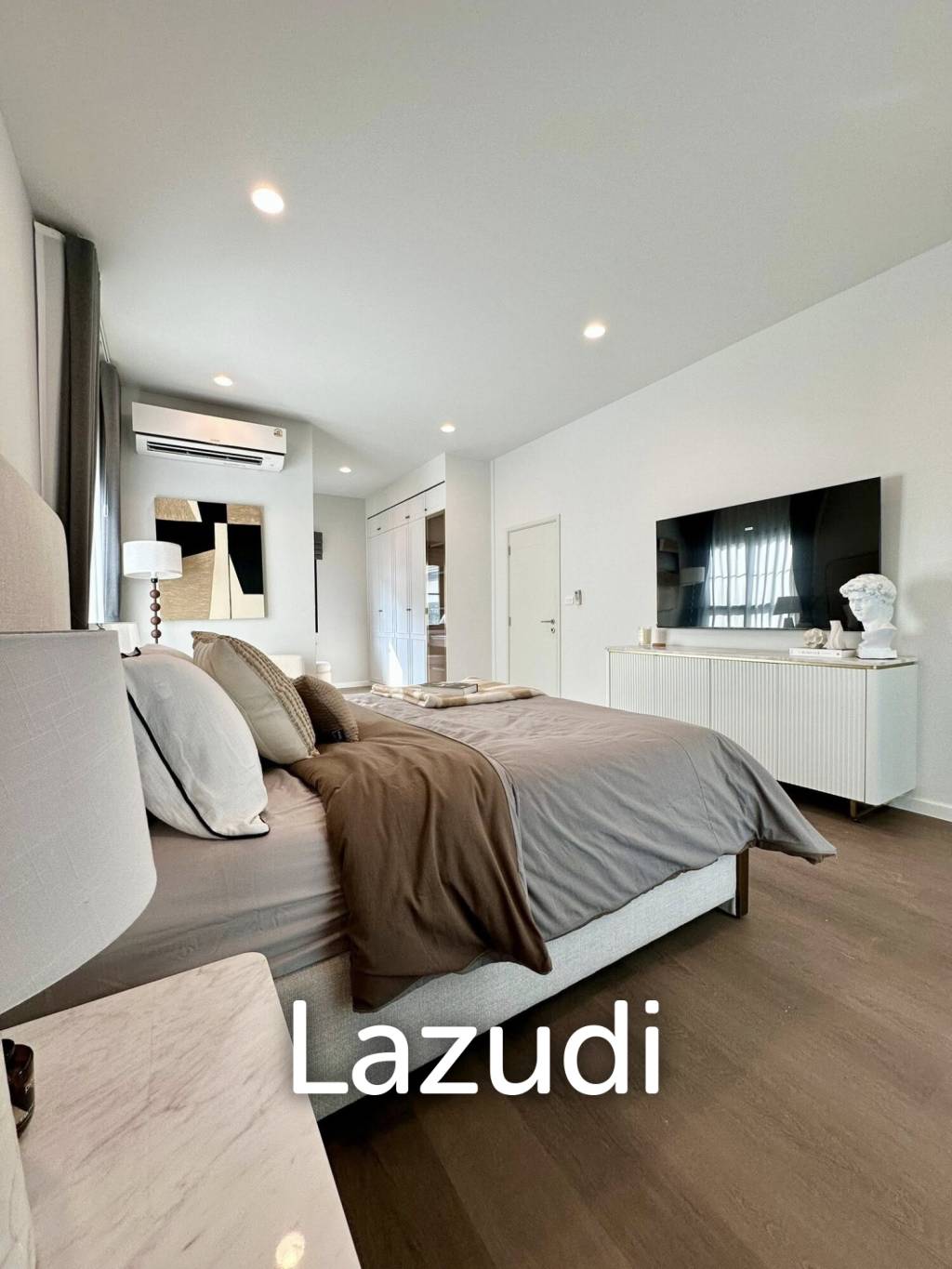 Brand New 4 Bedroom Luxury House Walking Distance to BISP