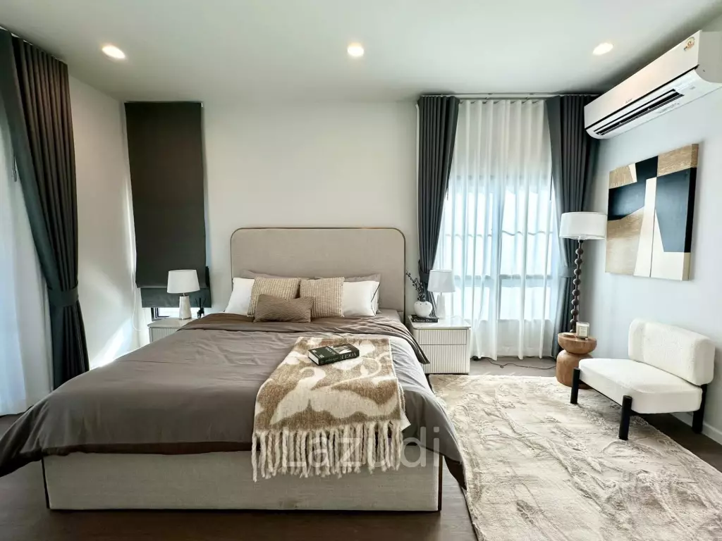Brand New 4 Bedroom Luxury House Walking Distance to BISP