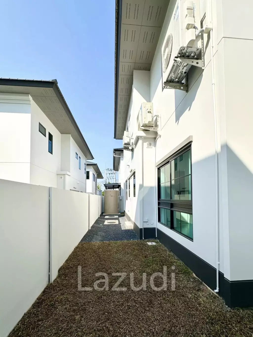 Brand New 4 Bedroom Luxury House Walking Distance to BISP