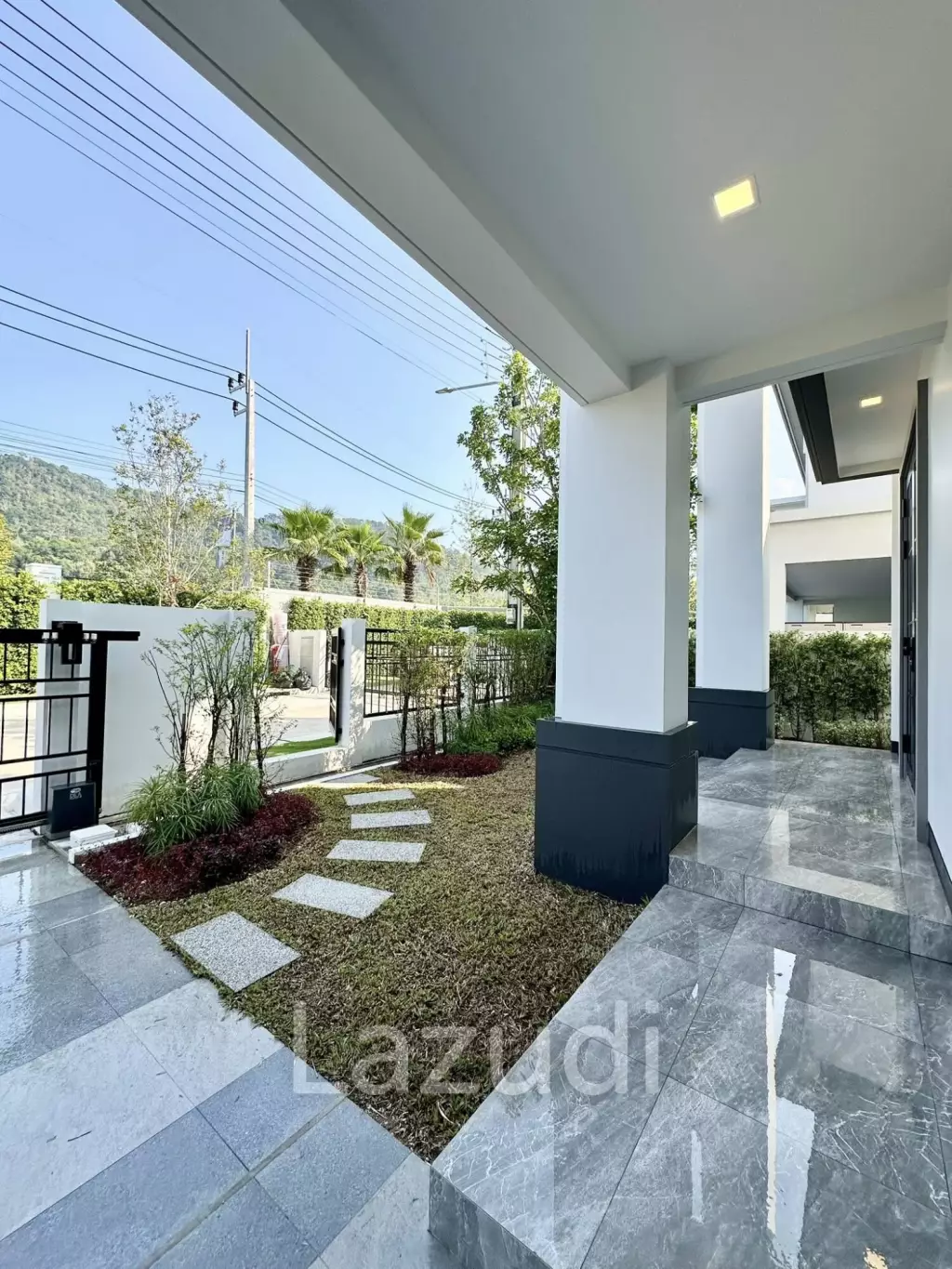 Brand New 4 Bedroom Luxury House Walking Distance to BISP