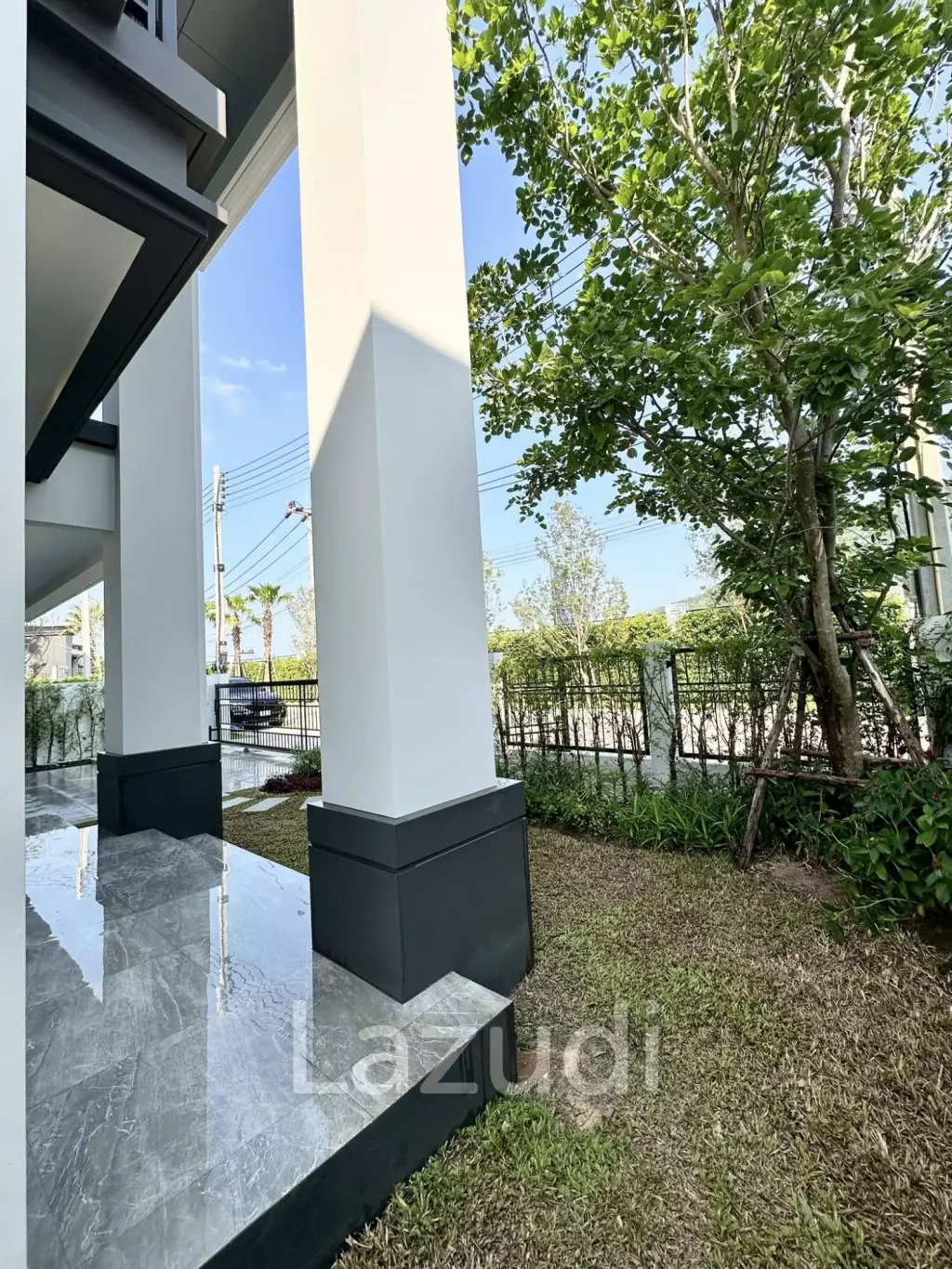Brand New 4 Bedroom Luxury House Walking Distance to BISP