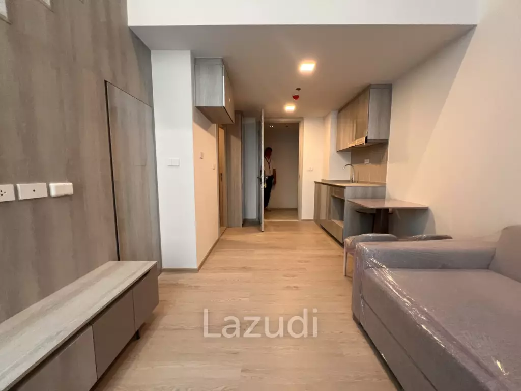 Loft High Ceiling 36.84 sqm Condo near Kaset and Sripatum University