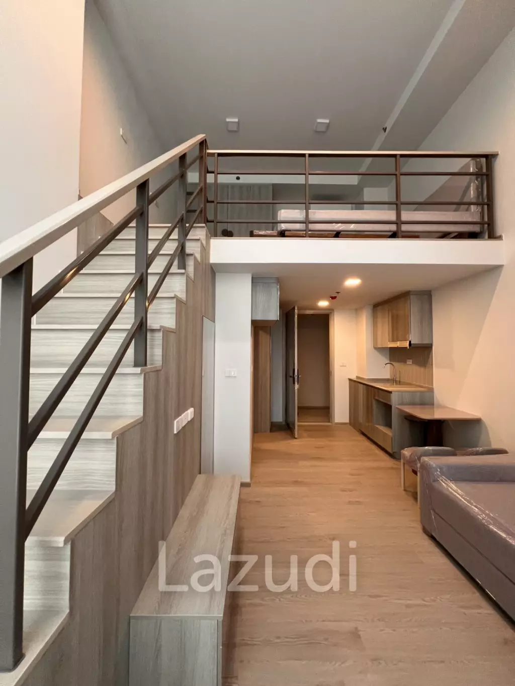 Loft High Ceiling 36.84 sqm Condo near Kaset and Sripatum University