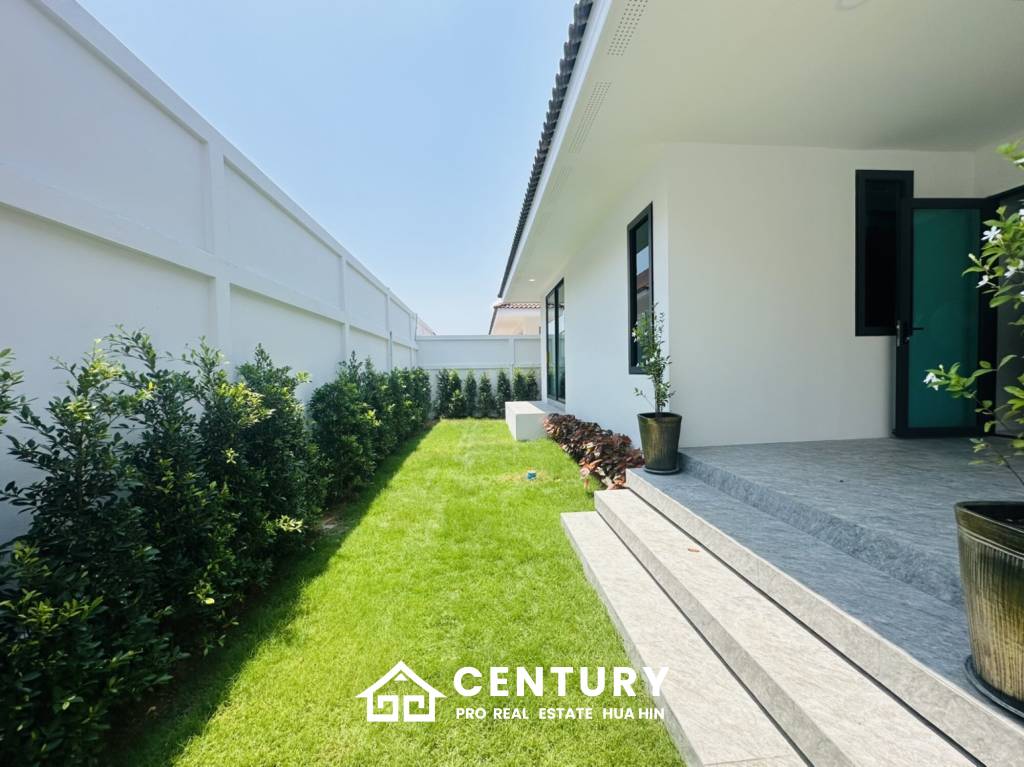 113 sqm modern pool villa in Wang Phong Pran Buri