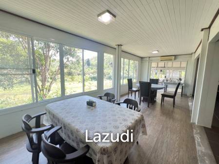 ขายโรงแรม 19 ห้องพักวิวติดหนองน้ำพร้อมสระว่ายน้ำใกล้ตัวเมือง