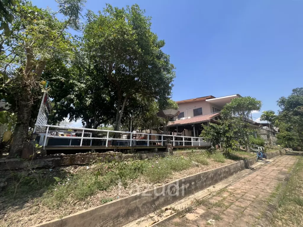 ขายโรงแรม 19 ห้องพักวิวติดหนองน้ำพร้อมสระว่ายน้ำใกล้ตัวเมือง