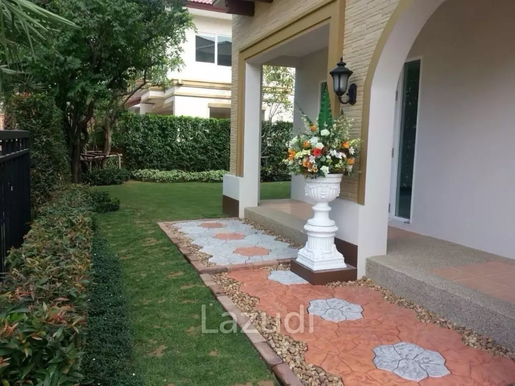 Modern 265 sqm  4 Bed house in Lak Song Bang Khae Bangkok