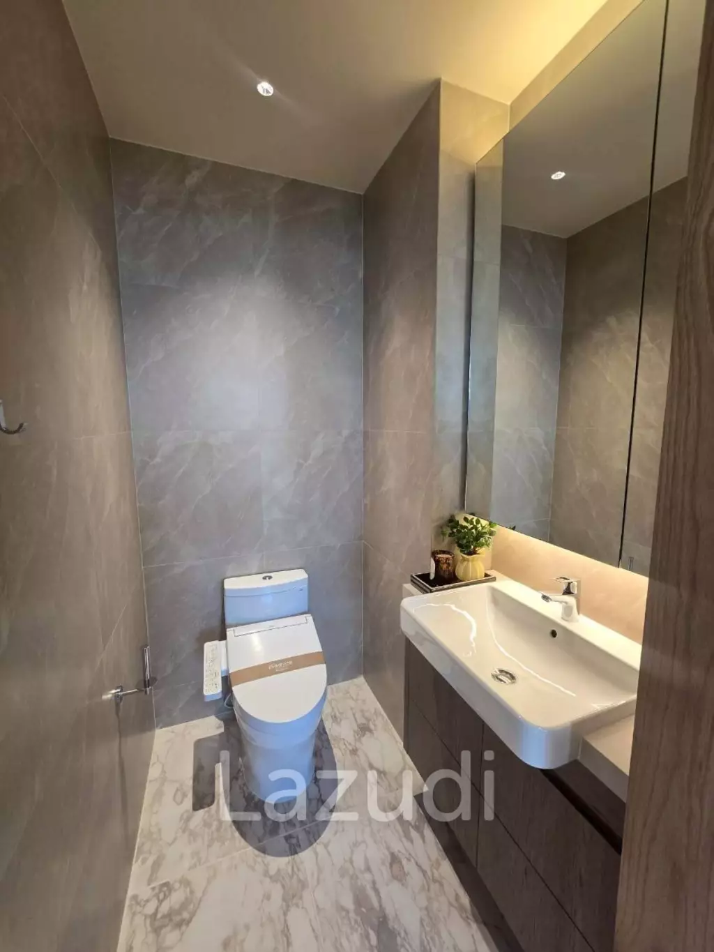 Modern 3 bedroom condo at Noble Emmerse Phrom Phong Khlong Toei