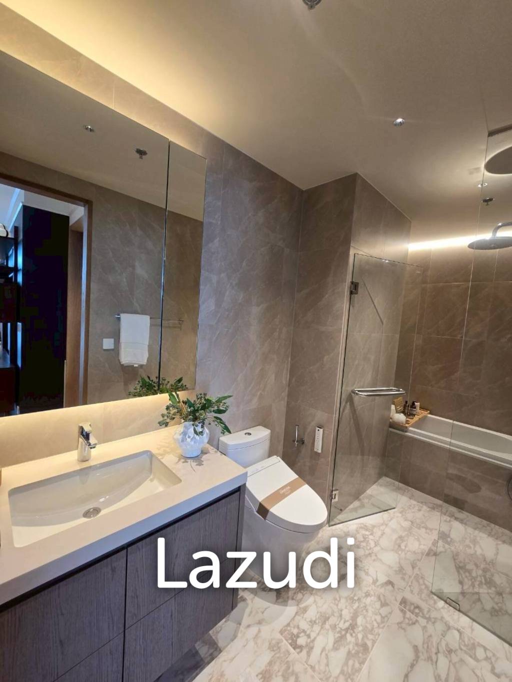 Modern 3 bedroom condo at Noble Emmerse Phrom Phong Khlong Toei